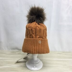 NWT Calvin Klein Ribbed Faux-Fur Pom Pom Beanie